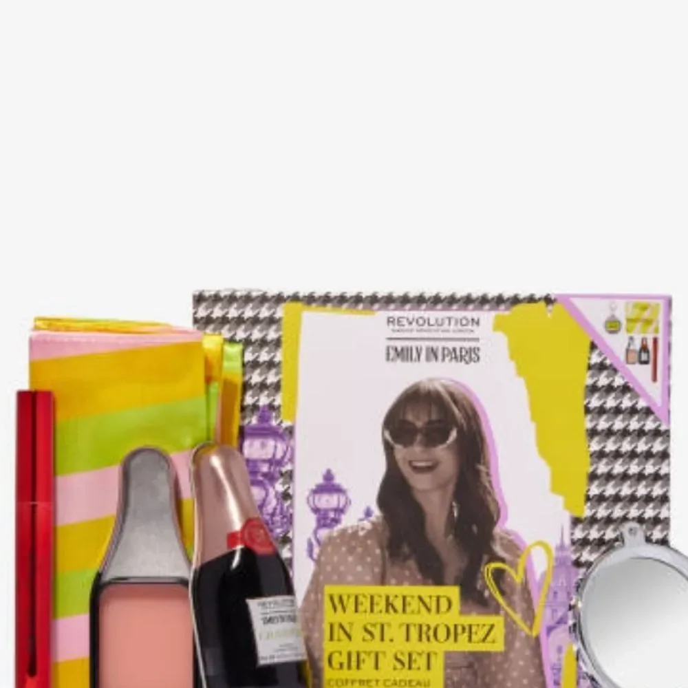 Revolution Beauty X‎ Emily In Paris Weekend In St. Tropez Gift Set